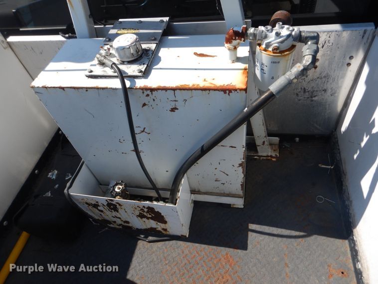 image for item FT9478 2005 Ford F550 Super Duty bucket truck