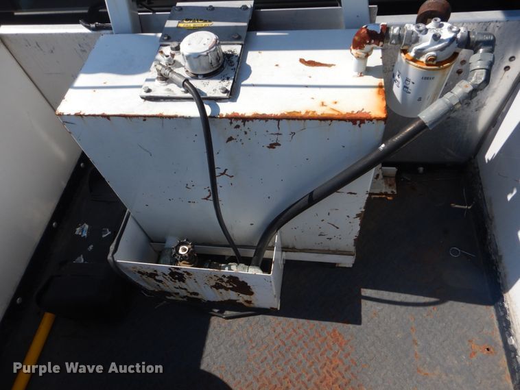 image for item FT9478 2005 Ford F550 Super Duty bucket truck