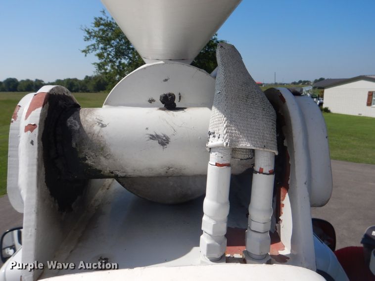 image for item FT9478 2005 Ford F550 Super Duty bucket truck