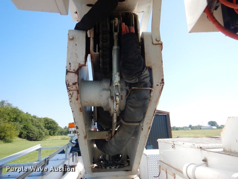 image for item FT9478 2005 Ford F550 Super Duty bucket truck