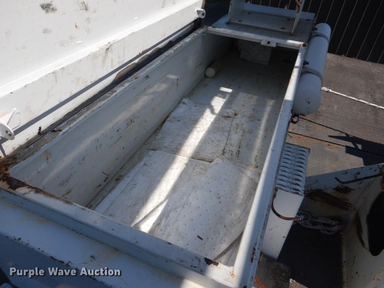 image for item FT9478 2005 Ford F550 Super Duty bucket truck