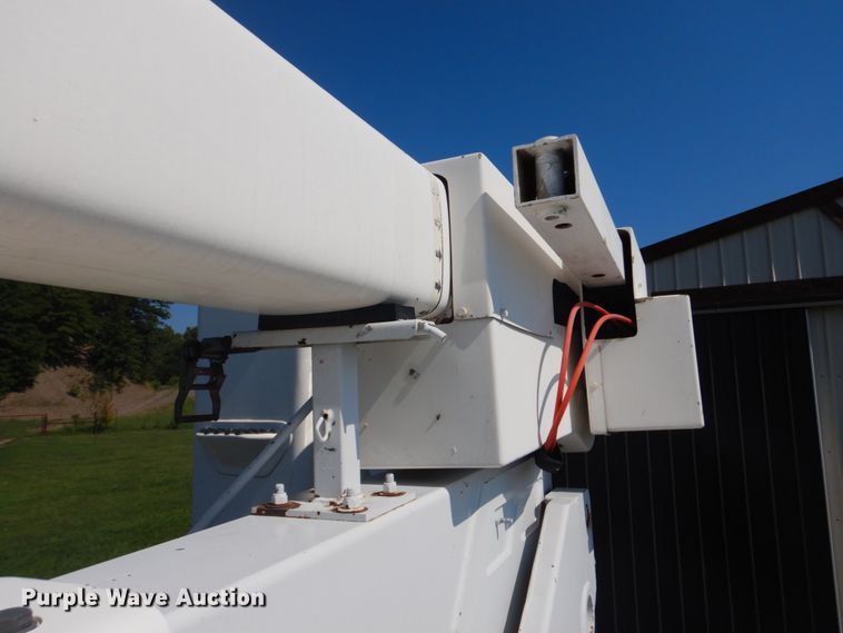 image for item FT9478 2005 Ford F550 Super Duty bucket truck