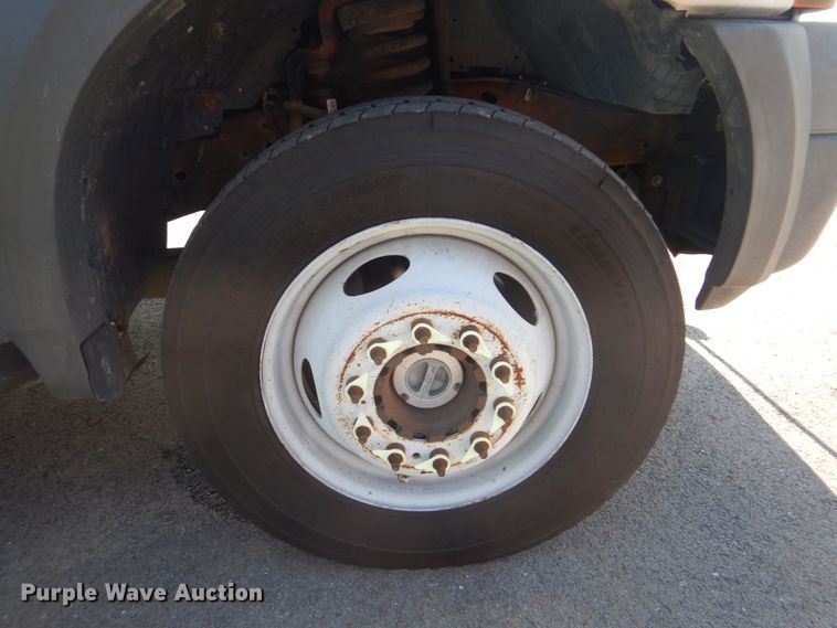 image for item FT9478 2005 Ford F550 Super Duty bucket truck