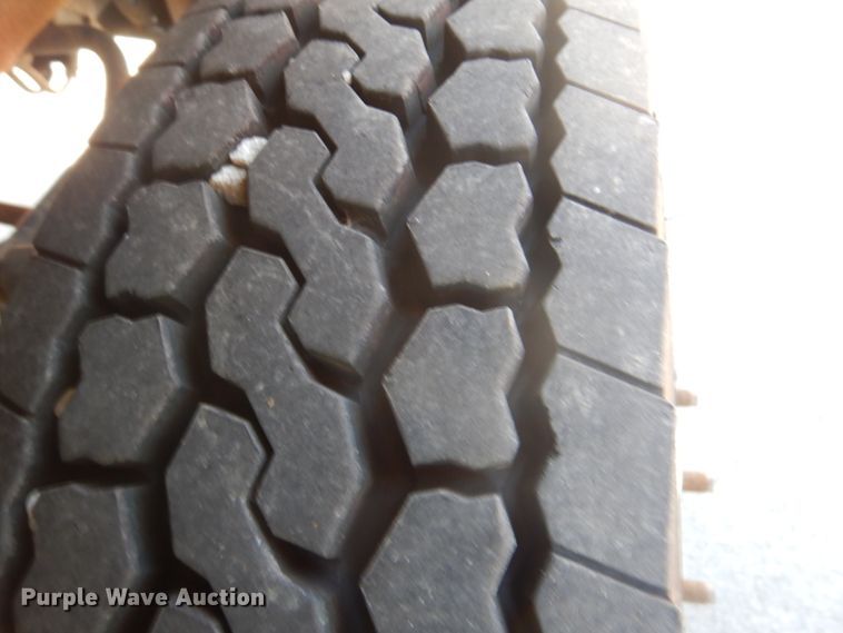 image for item FT9478 2005 Ford F550 Super Duty bucket truck