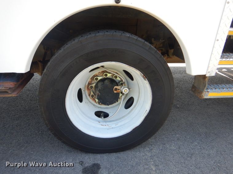 image for item FT9478 2005 Ford F550 Super Duty bucket truck