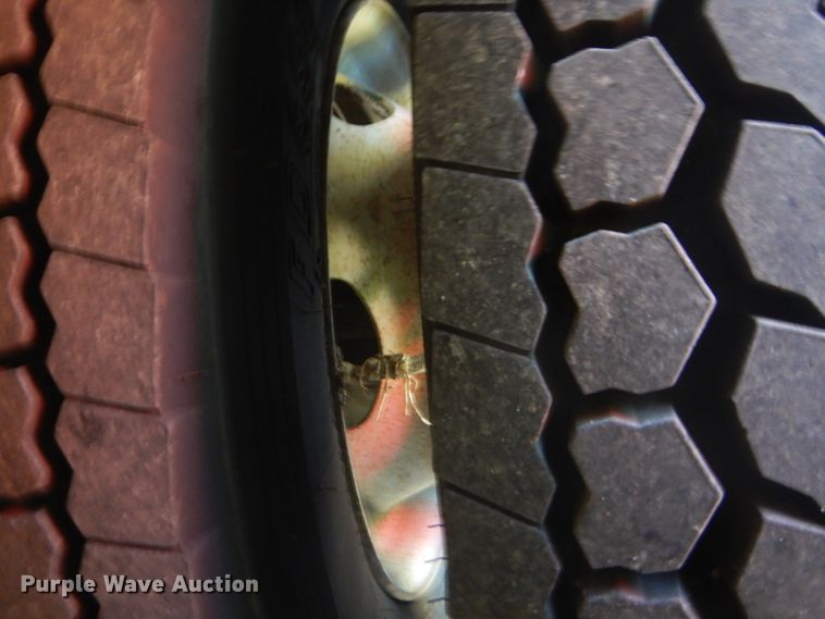 image for item FT9478 2005 Ford F550 Super Duty bucket truck