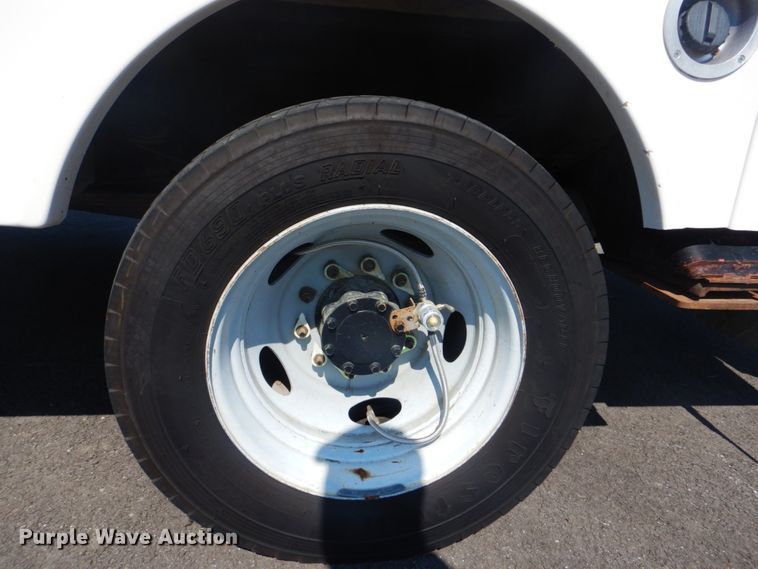 image for item FT9478 2005 Ford F550 Super Duty bucket truck