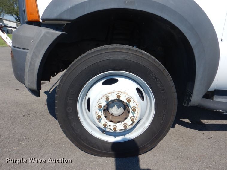image for item FT9478 2005 Ford F550 Super Duty bucket truck