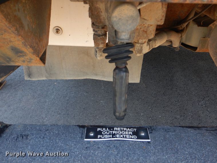 image for item FT9478 2005 Ford F550 Super Duty bucket truck