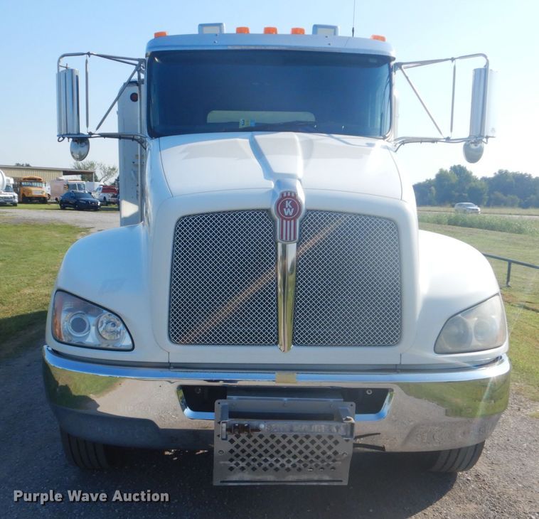 image for item FT9483 2009 Kenworth T270 delivery truck