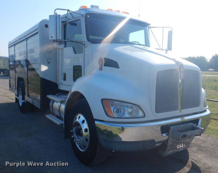 image for item FT9483 2009 Kenworth T270 delivery truck