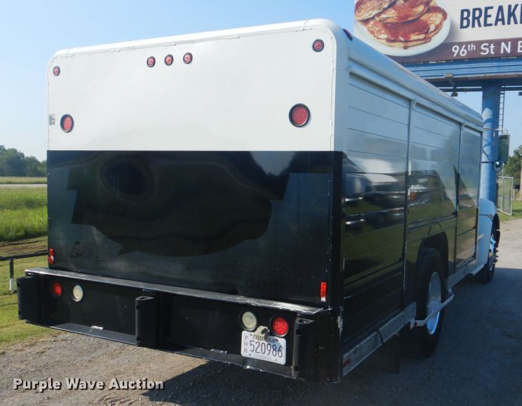 image for item FT9483 2009 Kenworth T270 delivery truck