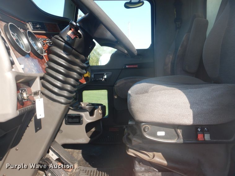 image for item FT9483 2009 Kenworth T270 delivery truck