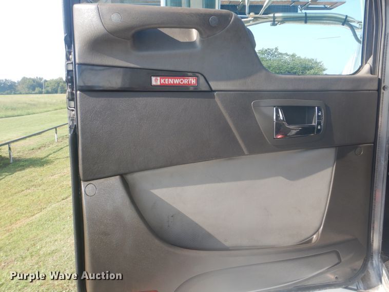 image for item FT9483 2009 Kenworth T270 delivery truck