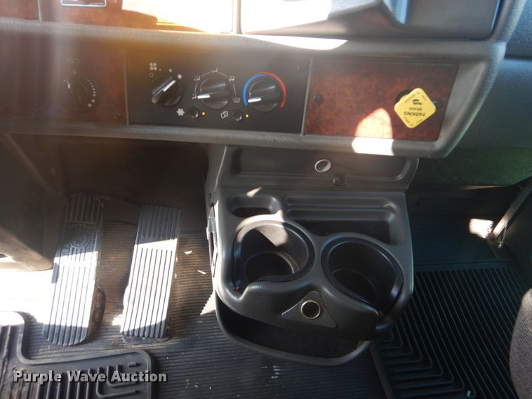 image for item FT9483 2009 Kenworth T270 delivery truck