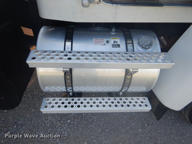 image for item FT9483 2009 Kenworth T270 delivery truck