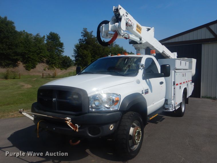 image for item FT9485 2008 Dodge Ram 5500HD bucket truck