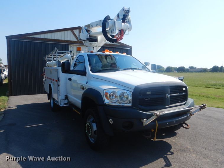 image for item FT9485 2008 Dodge Ram 5500HD bucket truck