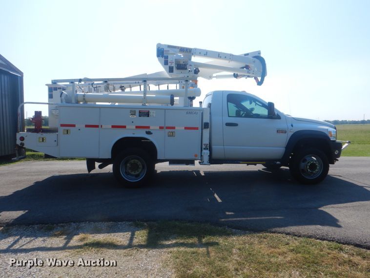 image for item FT9485 2008 Dodge Ram 5500HD bucket truck