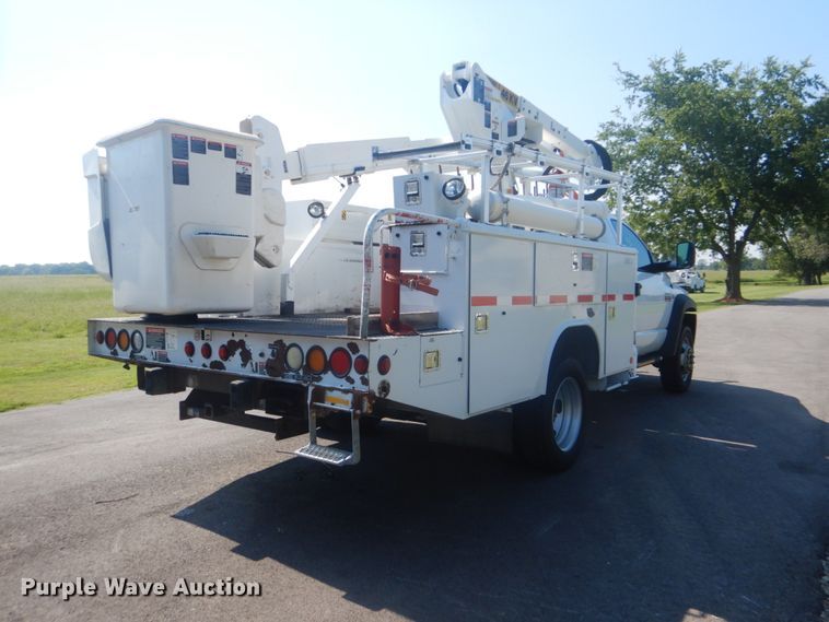 image for item FT9485 2008 Dodge Ram 5500HD bucket truck