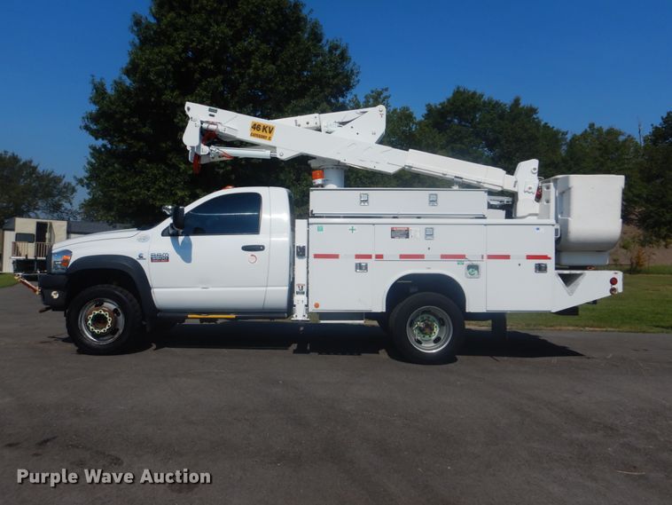 image for item FT9485 2008 Dodge Ram 5500HD bucket truck