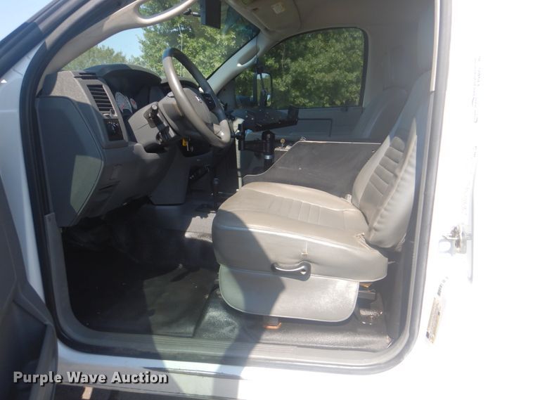 image for item FT9485 2008 Dodge Ram 5500HD bucket truck