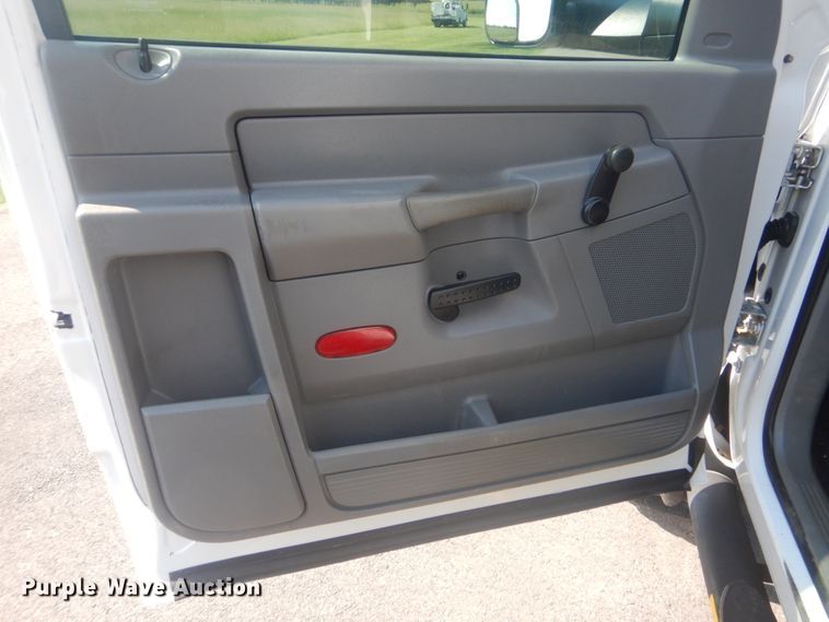 image for item FT9485 2008 Dodge Ram 5500HD bucket truck