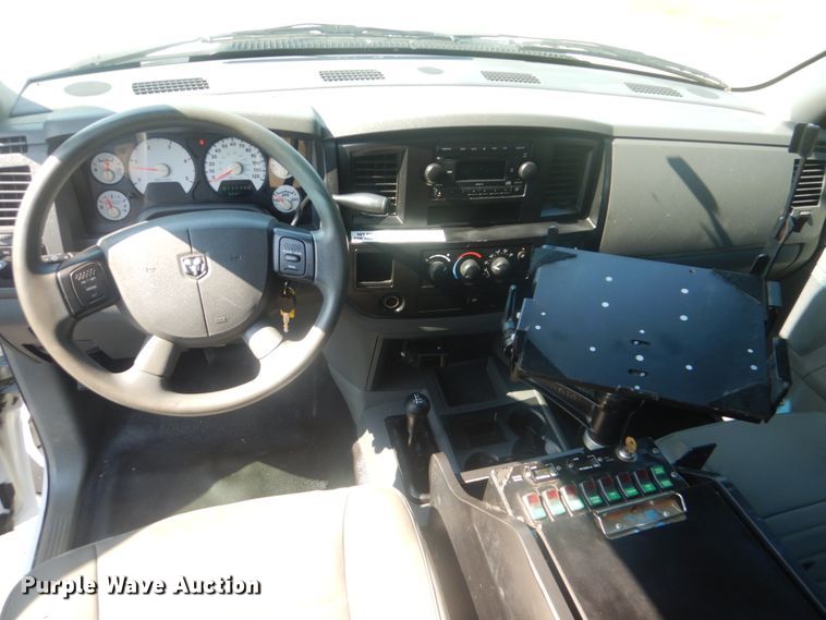 image for item FT9485 2008 Dodge Ram 5500HD bucket truck