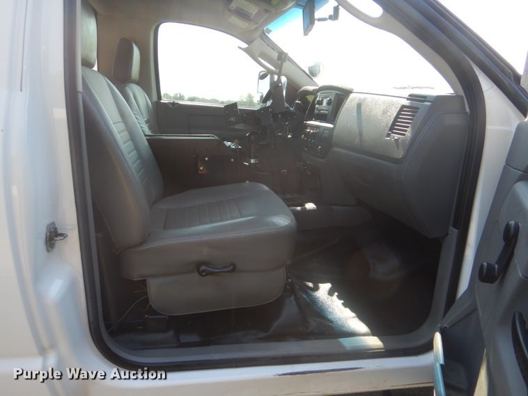 image for item FT9485 2008 Dodge Ram 5500HD bucket truck