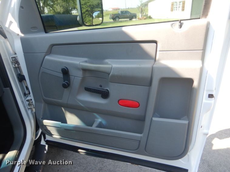 image for item FT9485 2008 Dodge Ram 5500HD bucket truck