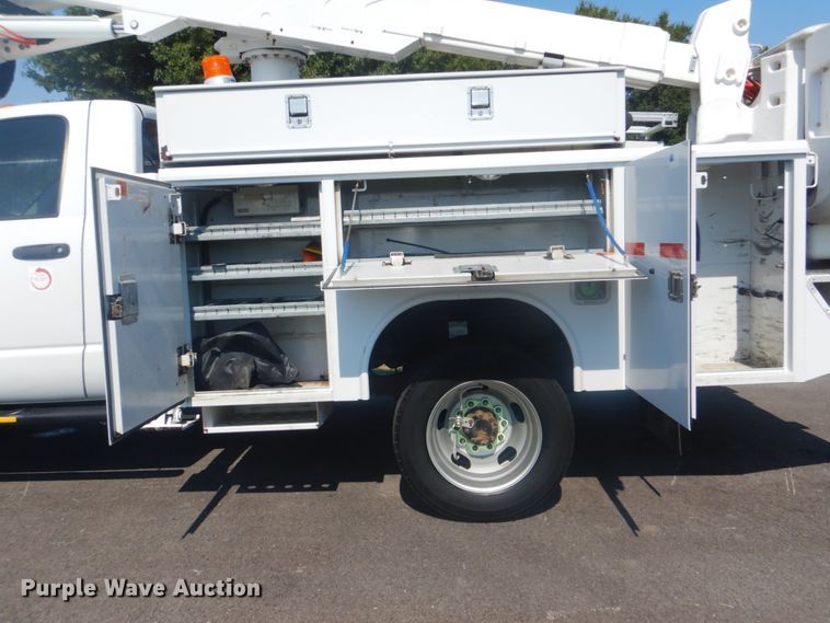 image for item FT9485 2008 Dodge Ram 5500HD bucket truck