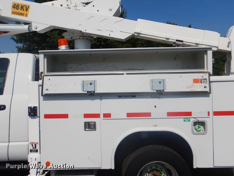 image for item FT9485 2008 Dodge Ram 5500HD bucket truck