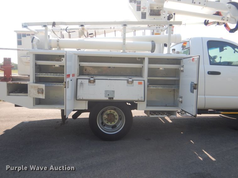 image for item FT9485 2008 Dodge Ram 5500HD bucket truck