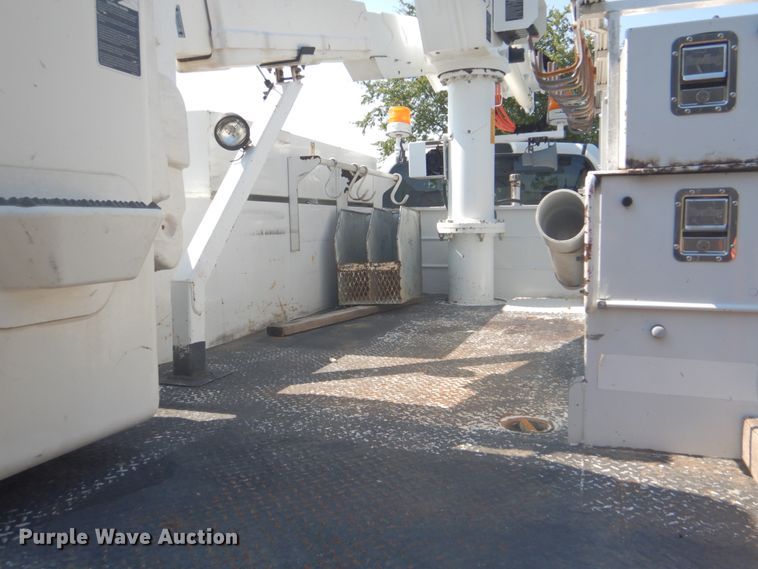 image for item FT9485 2008 Dodge Ram 5500HD bucket truck