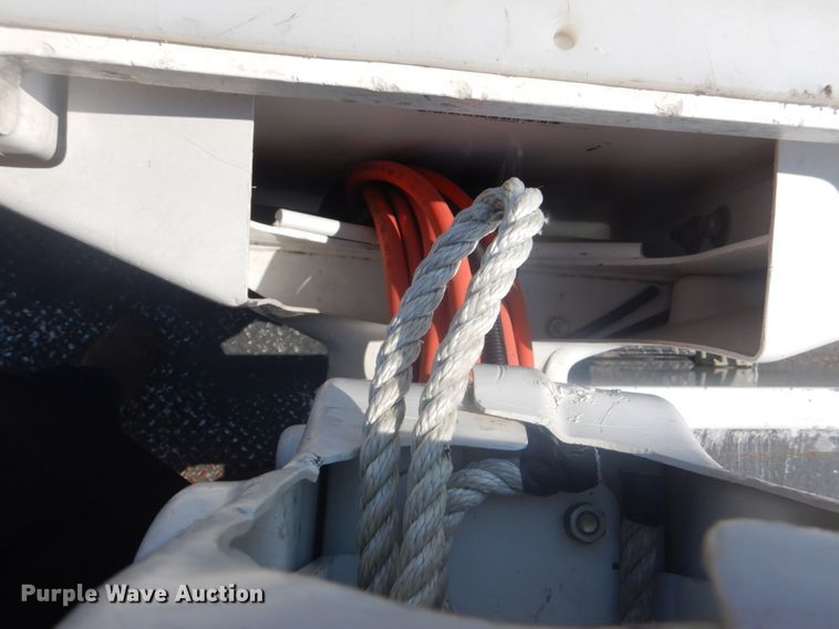 image for item FT9485 2008 Dodge Ram 5500HD bucket truck