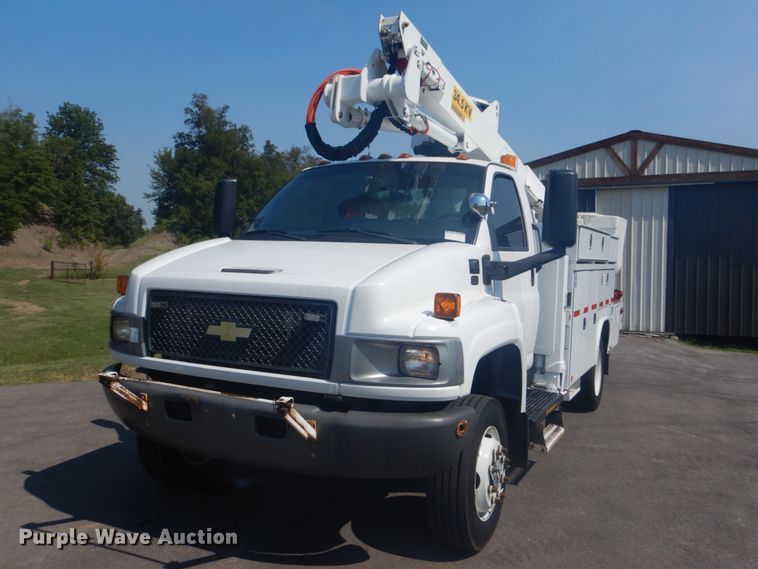image for item FT9486 2008 Chevrolet C5500 bucket truck