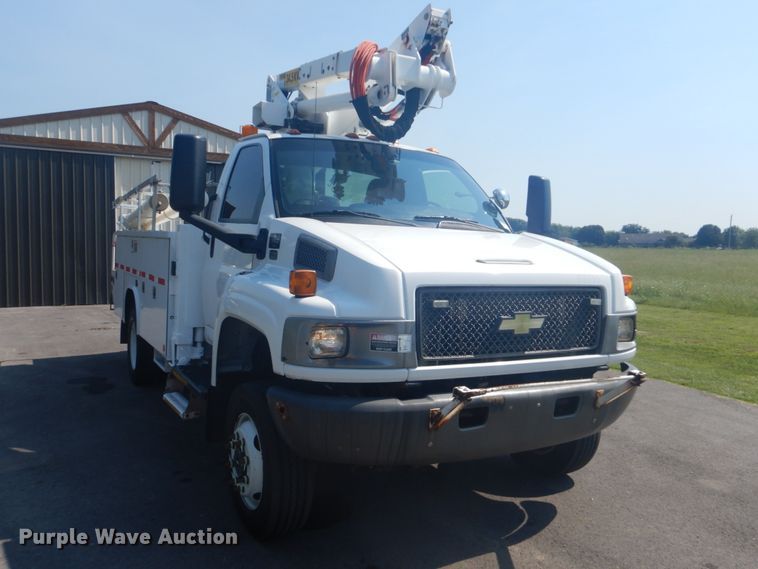 image for item FT9486 2008 Chevrolet C5500 bucket truck