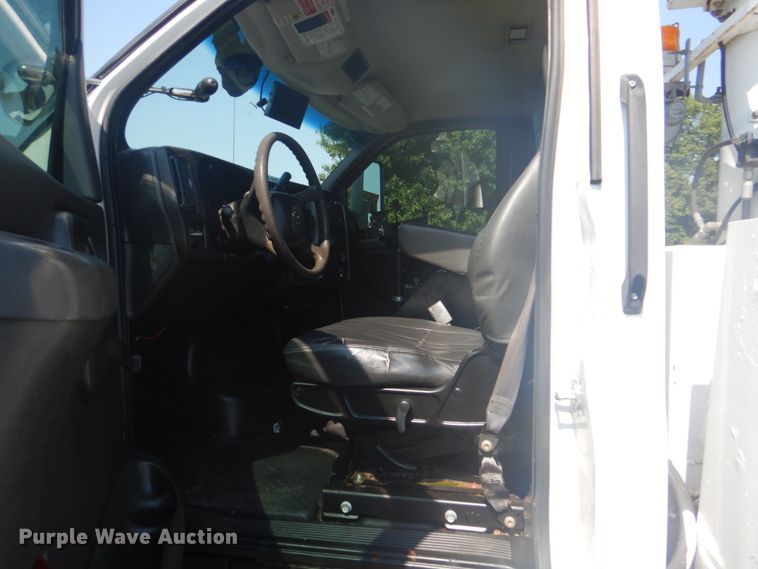 image for item FT9486 2008 Chevrolet C5500 bucket truck