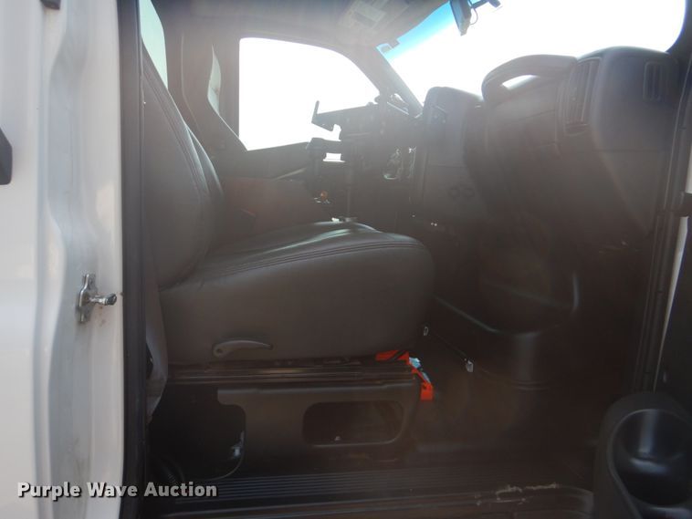 image for item FT9486 2008 Chevrolet C5500 bucket truck