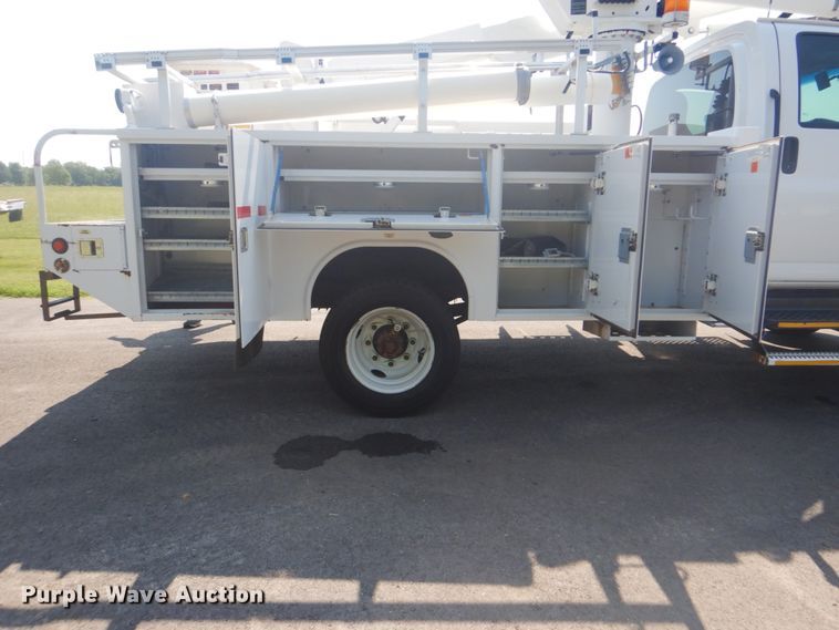 image for item FT9486 2008 Chevrolet C5500 bucket truck