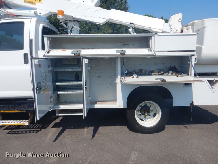 image for item FT9486 2008 Chevrolet C5500 bucket truck