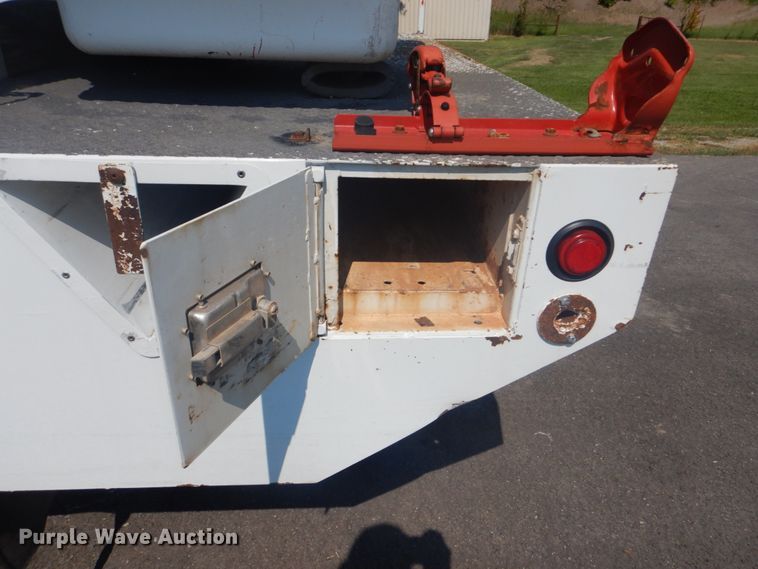 image for item FT9486 2008 Chevrolet C5500 bucket truck