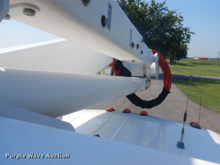 image for item FT9486 2008 Chevrolet C5500 bucket truck