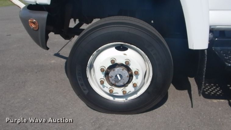 image for item FT9486 2008 Chevrolet C5500 bucket truck