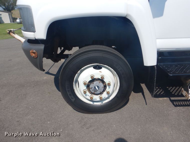 image for item FT9486 2008 Chevrolet C5500 bucket truck