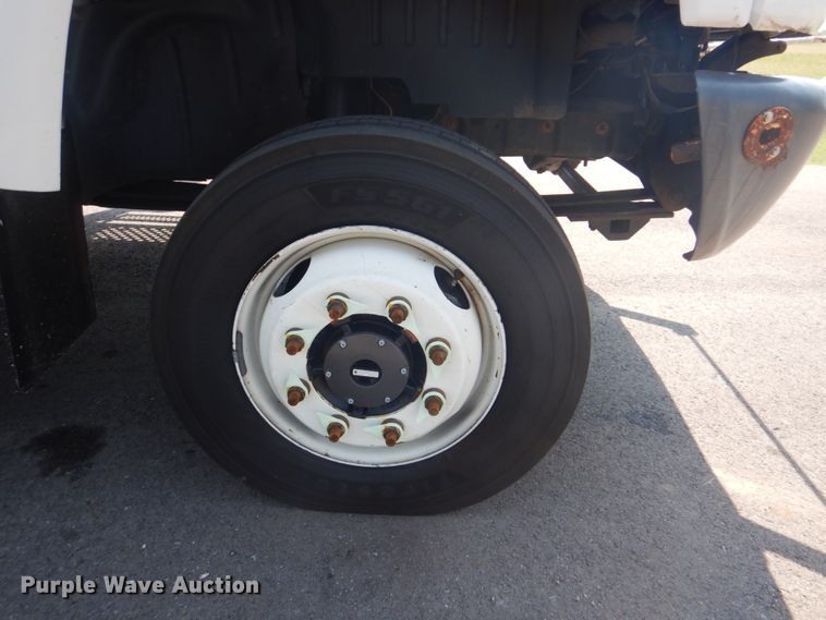 image for item FT9486 2008 Chevrolet C5500 bucket truck