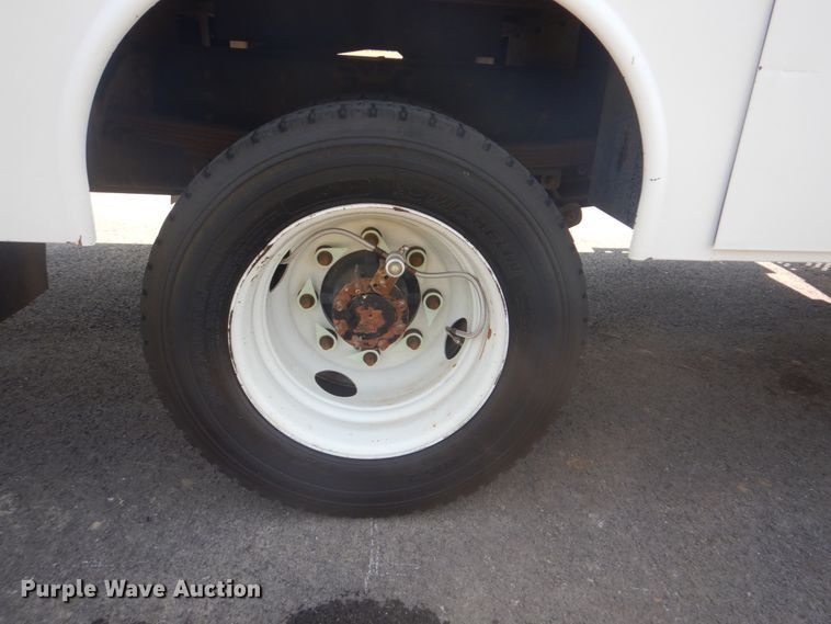 image for item FT9486 2008 Chevrolet C5500 bucket truck