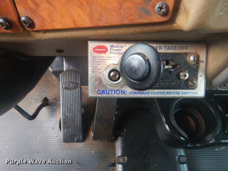 image for item FT9496 2008 Peterbilt 340 flatbed truck