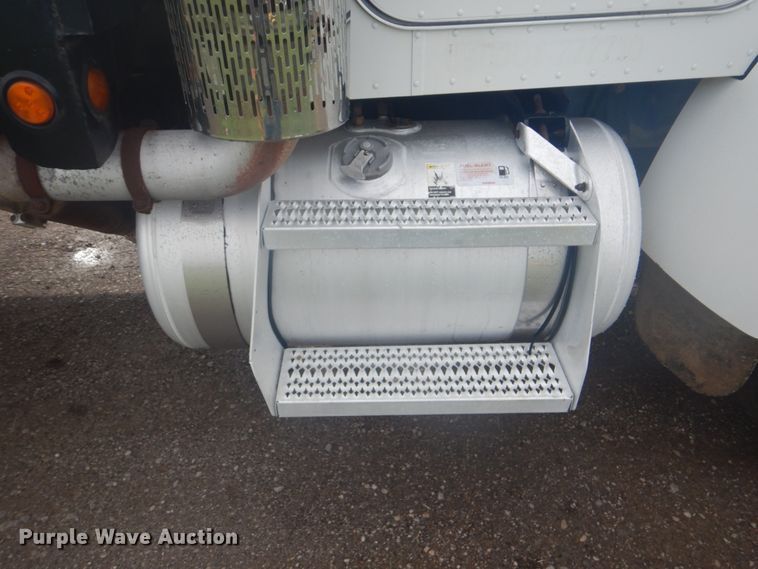 image for item FT9496 2008 Peterbilt 340 flatbed truck