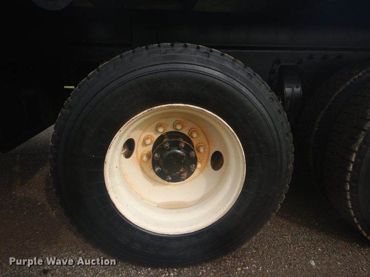 image for item FT9496 2008 Peterbilt 340 flatbed truck